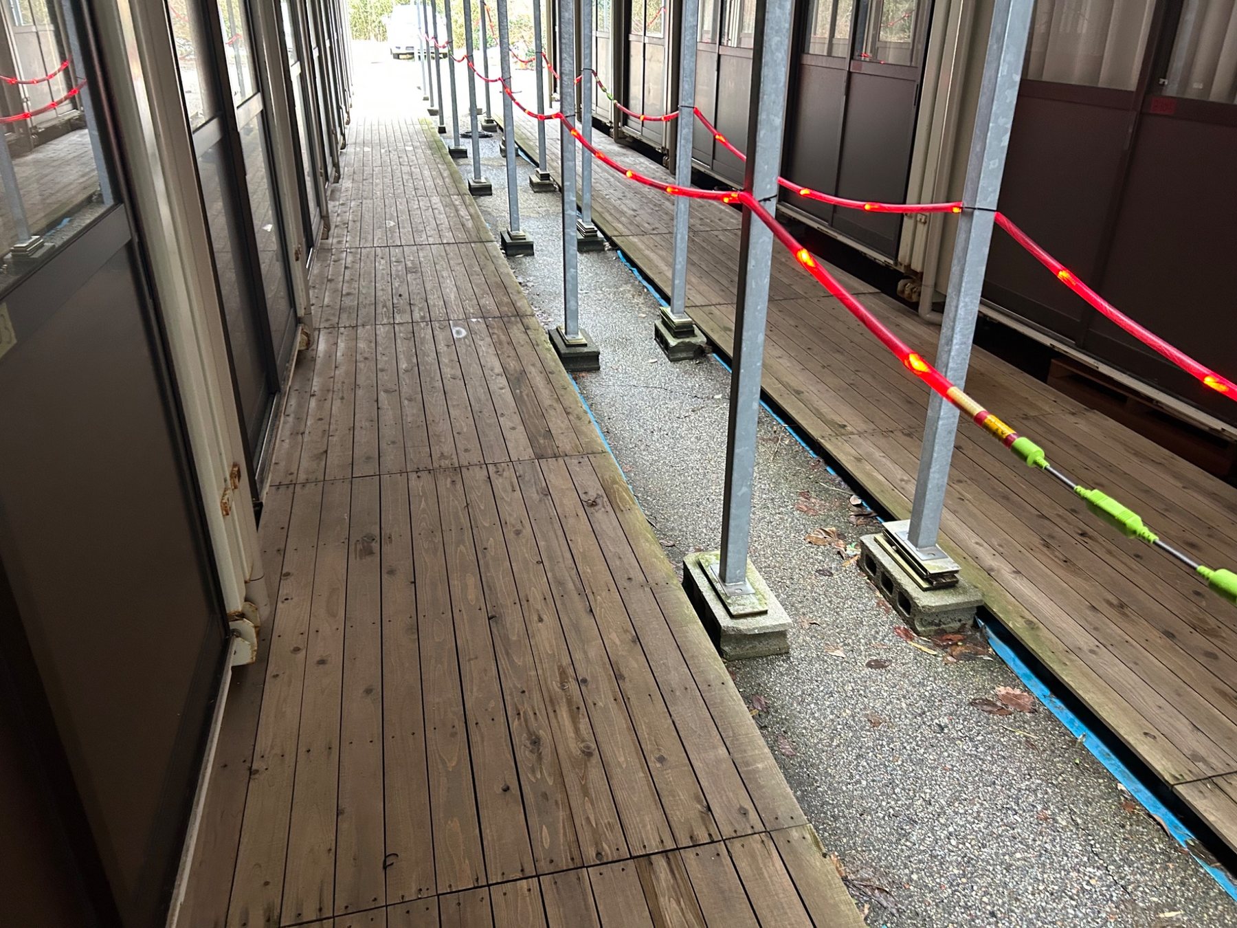 通路デッキ